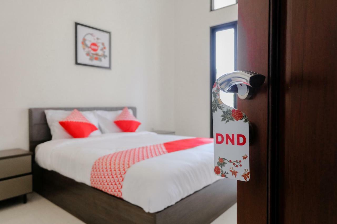 Oyo 1110 Ijen Butik House Malang Exterior foto