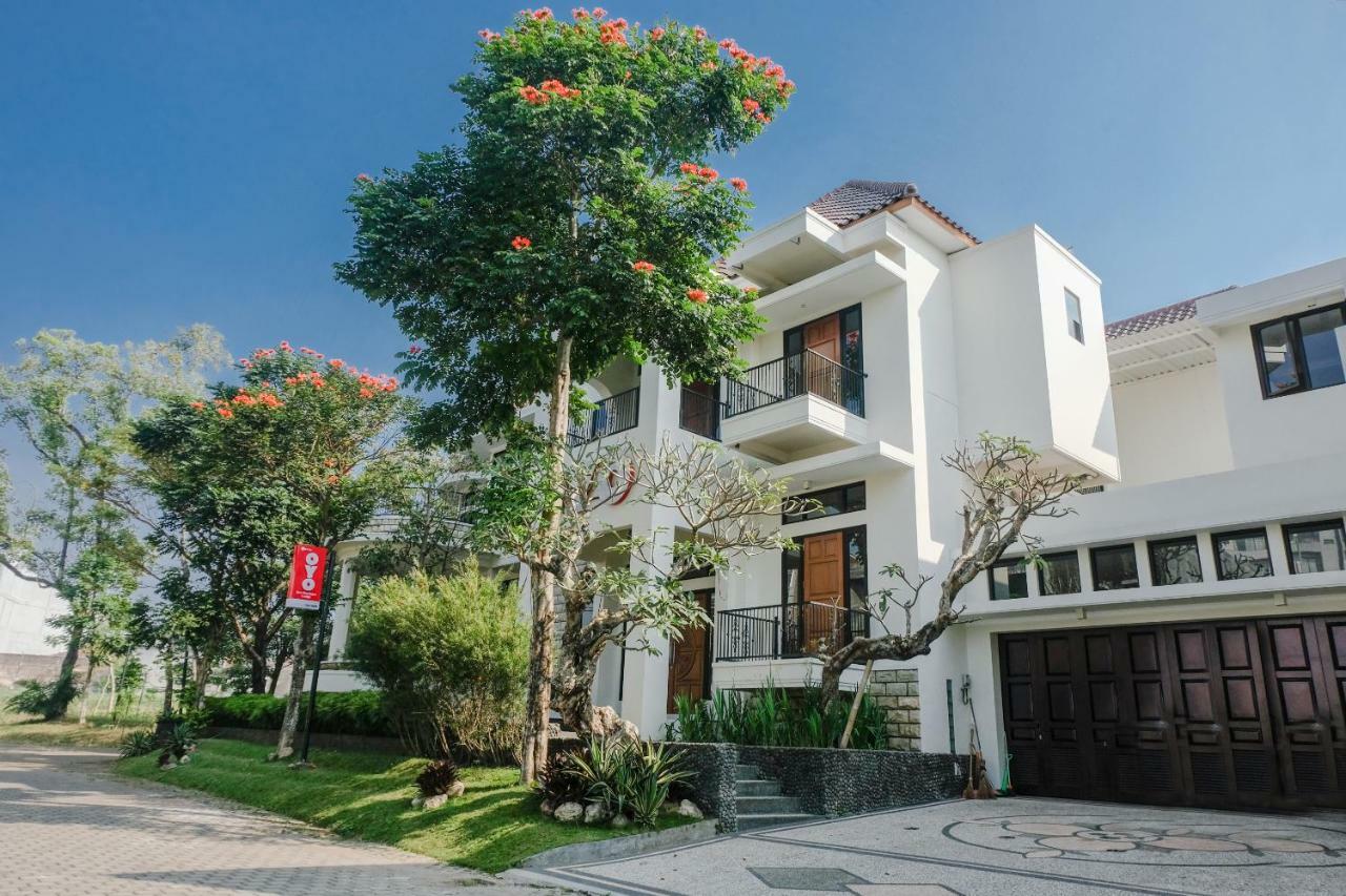 Oyo 1110 Ijen Butik House Malang Exterior foto