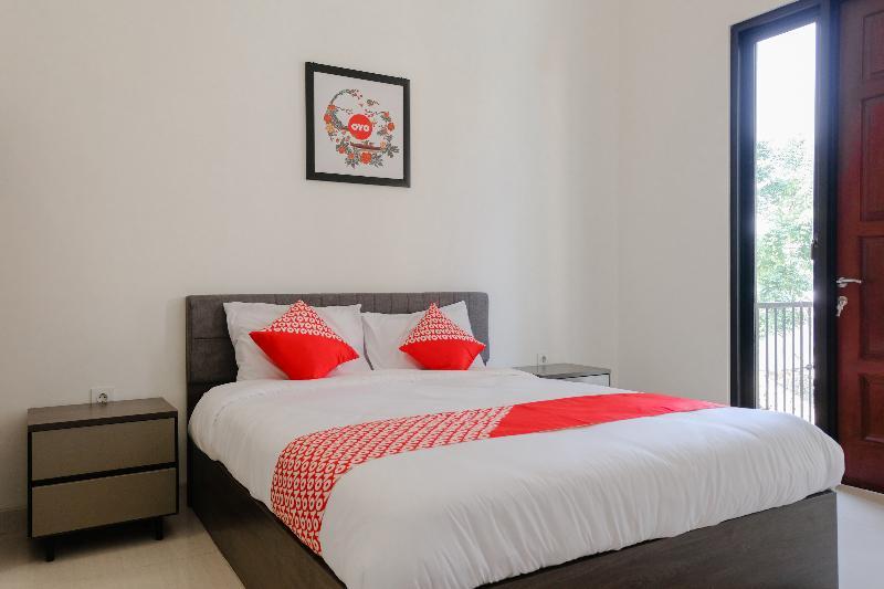 Oyo 1110 Ijen Butik House Malang Exterior foto